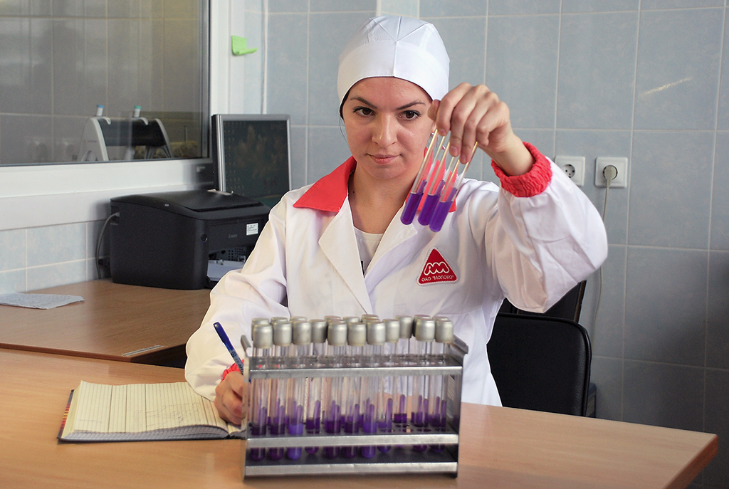 Лаборант-микробиолог Елена Загоскина