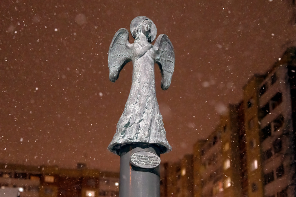 Ангел на улице Садовой в Архангельске