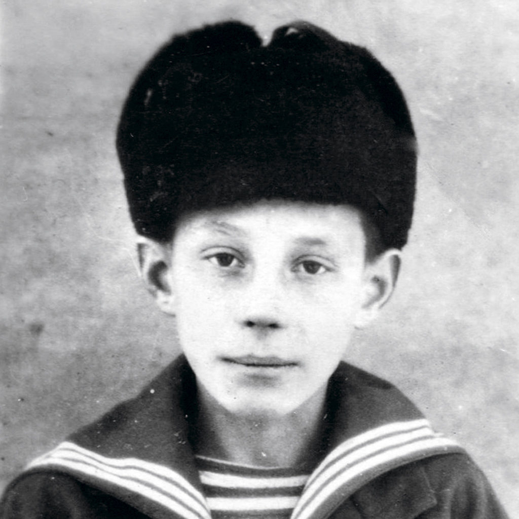 Владик Воробьев, учащийся школы юнг Военно-морского флота. Советск (Тильзит). 1948 год