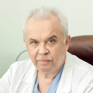 Заведующий 5‑м хирургическим (кардиохирургическим) отделением, врач — сердечно-сосудистый хирург Алексей Николаевич Шонбин