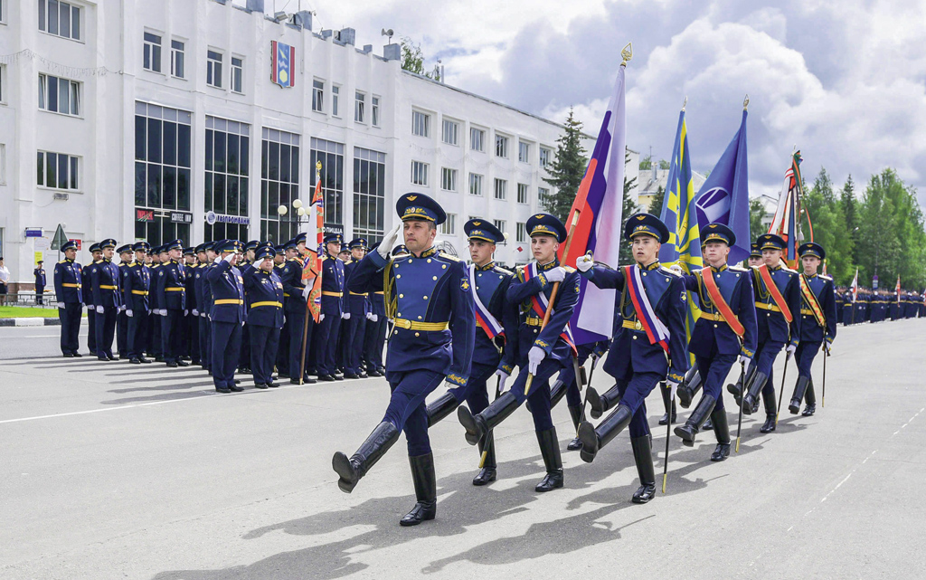 Моменты парада в честь 65-летия космодрома Плесецк