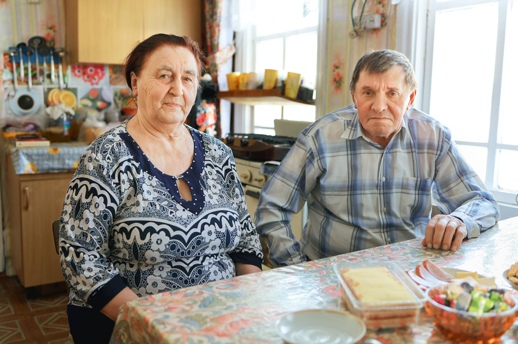 Александр Поморцев с супругой Серафимой Прокопьевной в родной деревне Быково