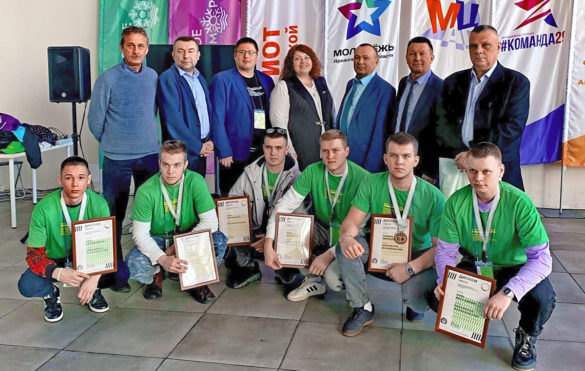 Победители и призеры регионального чемпионата «Профессионалы-2023» с командой экспертов