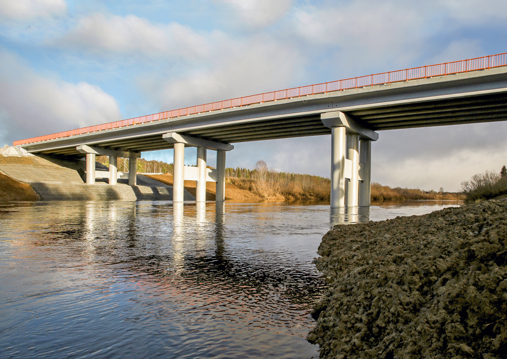 Новый мост через реку Устью в Устьянском районе